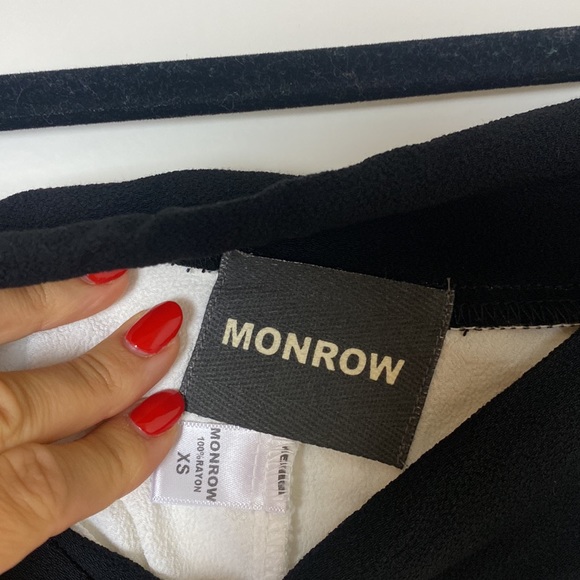 Monrow black and white shorts XS - Picture 2 of 5